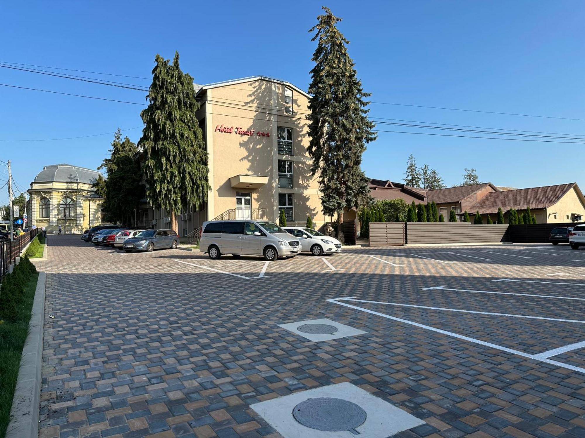 Hotel Turist Fălticeni Exterior photo